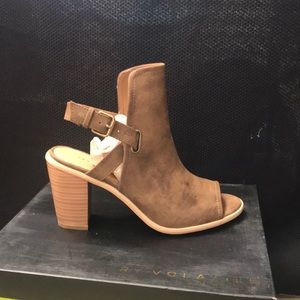 Very Volatile - Bolten Sandals in Taupe